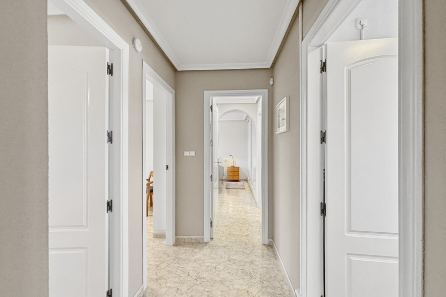 Z drugiej ręki - Willa  - Catral