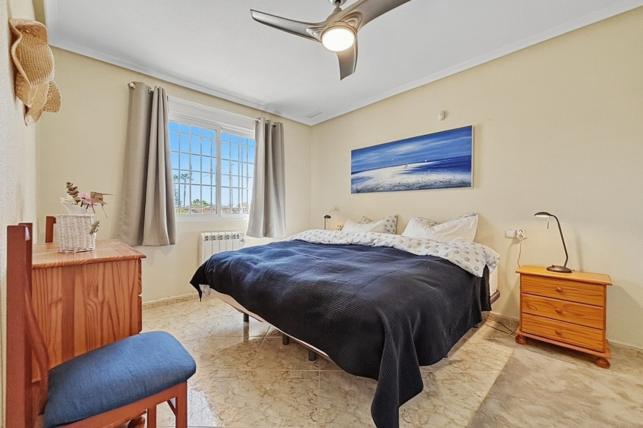 Z drugiej ręki - Willa  - Catral