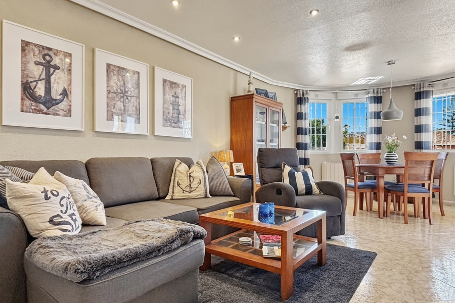 Z drugiej ręki - Willa  - Catral