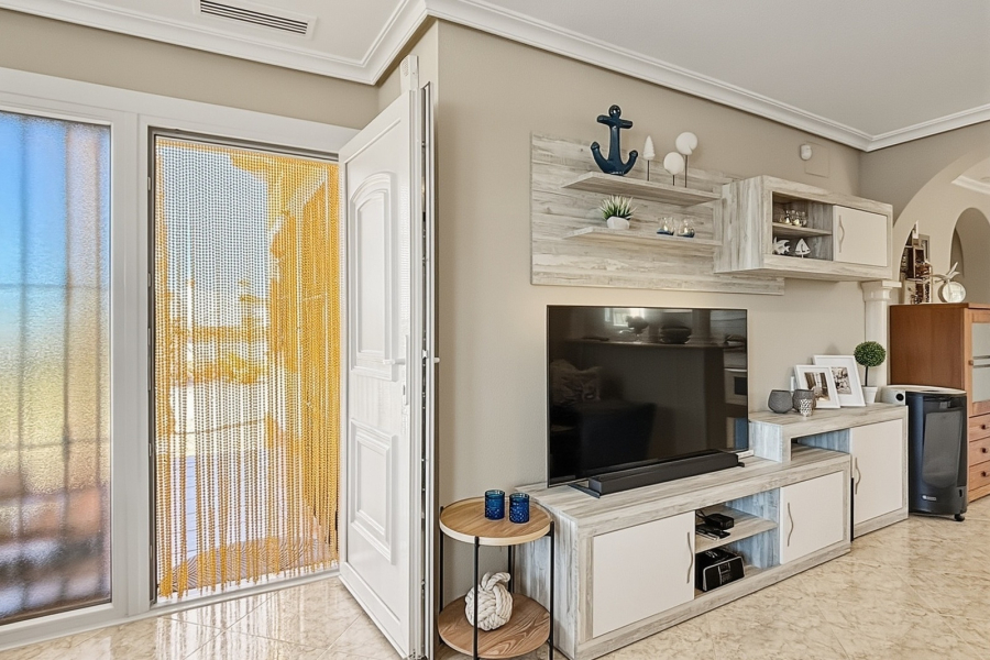 Z drugiej ręki - Willa  - Catral