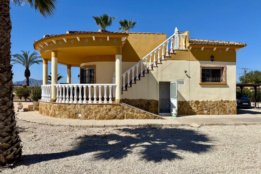 Z drugiej ręki - Willa  - Catral