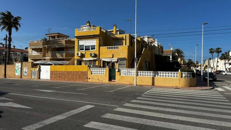 Villa / Semi-adosado - Resale - Torrevieja  - La Rosaleda - Los Frutales