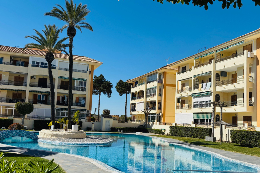 Resale - Apartment/Bungalow - Torrevieja  - La Mata