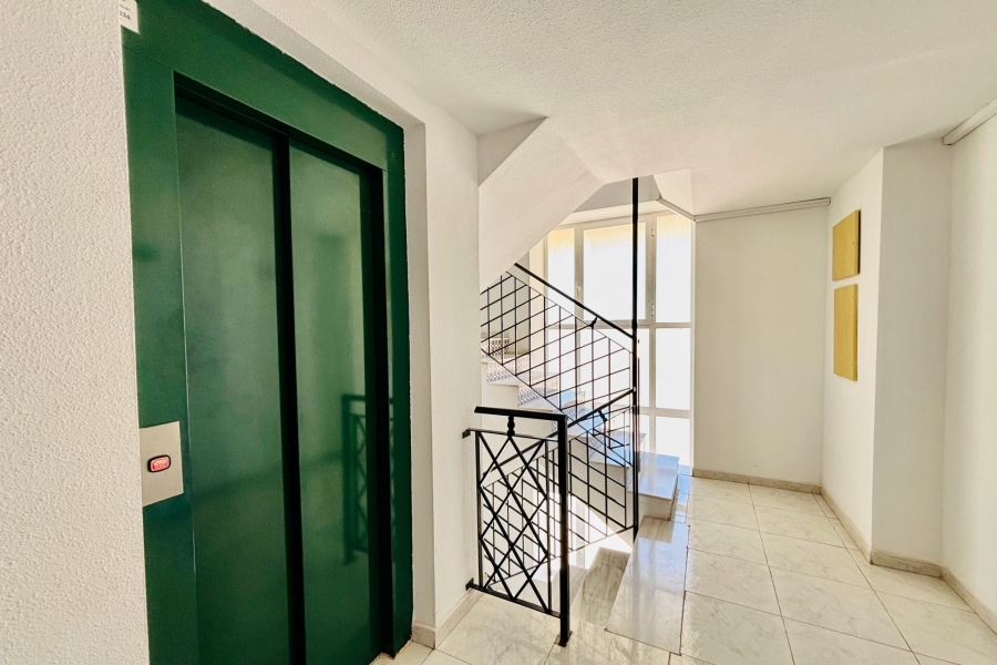 Resale - Apartment/Bungalow - Torrevieja  - La Mata