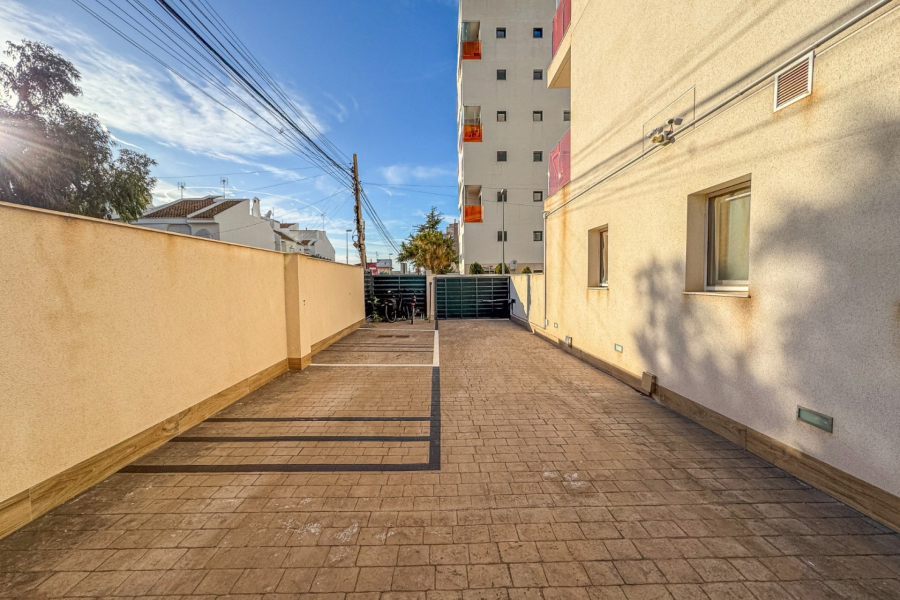Resale - Apartment/Bungalow - Torrevieja  - Nueva Torrevieja