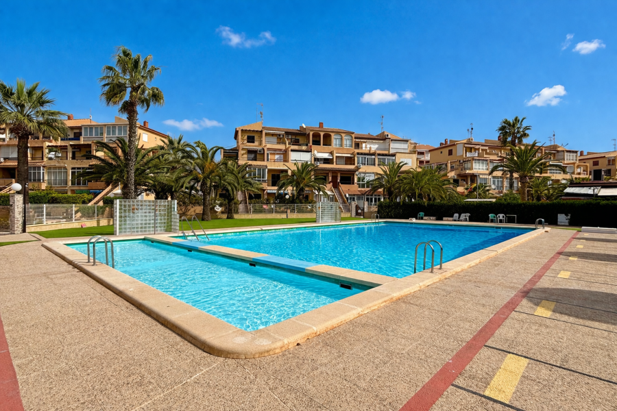 Resale - Apartment/Bungalow - Torrevieja  - La Mata