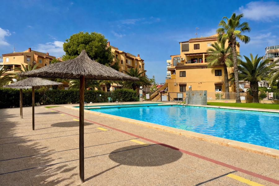 Resale - Apartment/Bungalow - Torrevieja  - La Mata