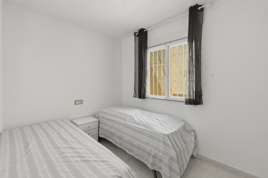 Resale - Lägenhet / Bungalow  - Torrevieja  - San Luis