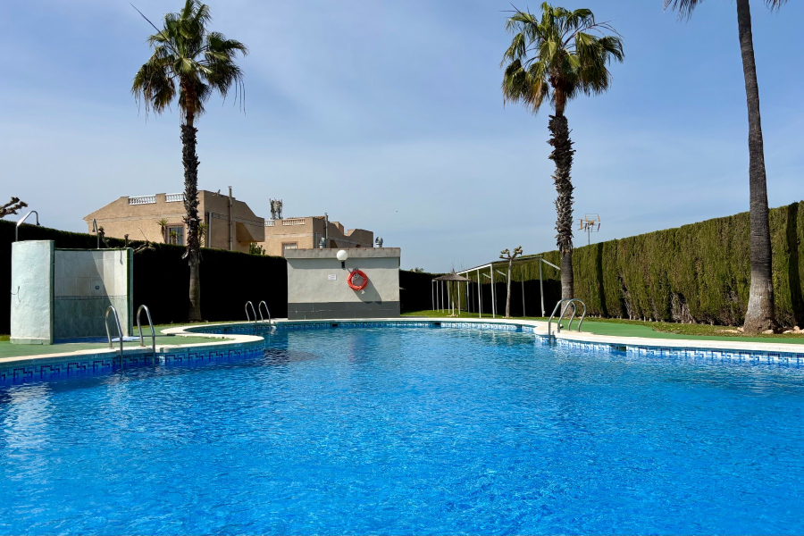 Resale - Lägenhet / Bungalow  - Torrevieja  - San Luis