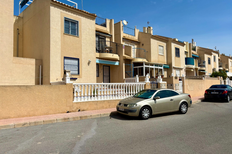 Resale - Lägenhet / Bungalow  - Torrevieja  - San Luis
