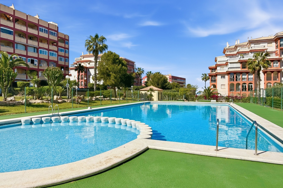 Resale - Apartamento/Bungalow - Torrevieja  - Aguas Nuevas