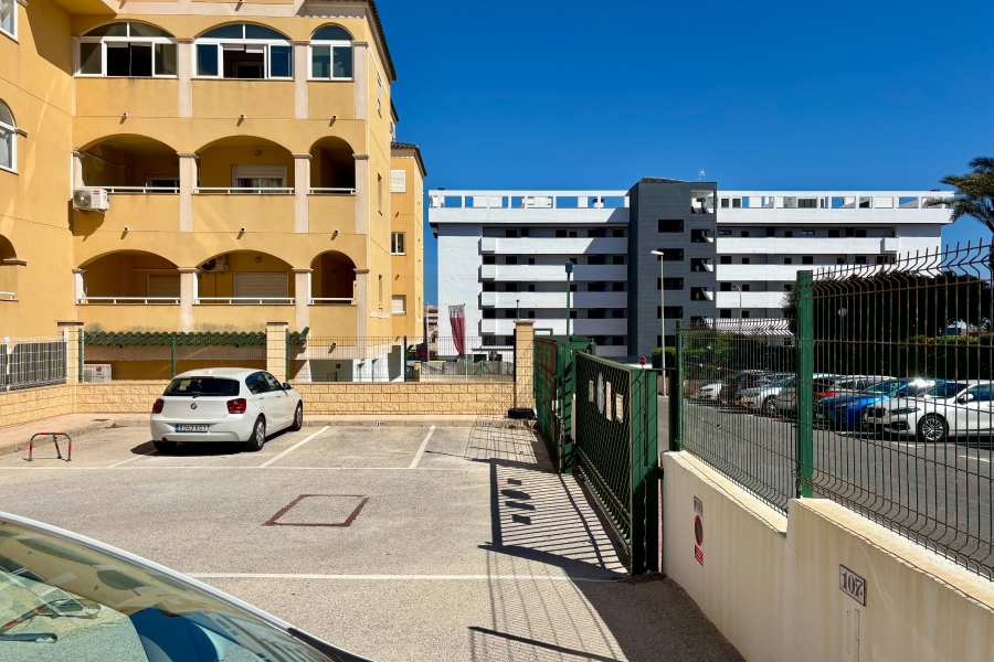 Resale - Apartamento/Bungalow - Torrevieja  - Aguas Nuevas
