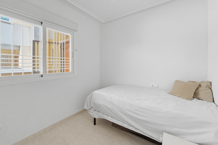 Z drugiej ręki - Apartament/Bungalow - Torrevieja  - Aguas Nuevas