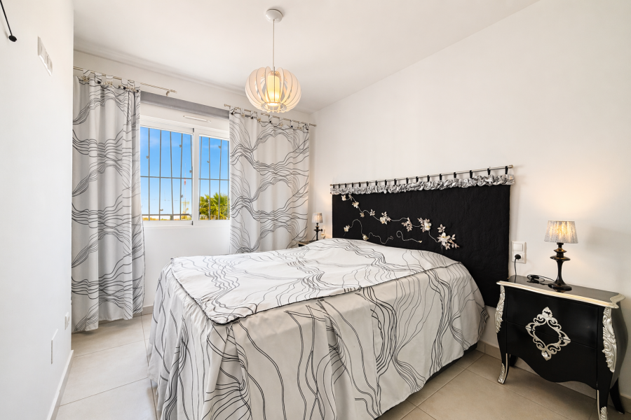 Resale - Apartment/Bungalow - Torrevieja  - Aguas Nuevas II