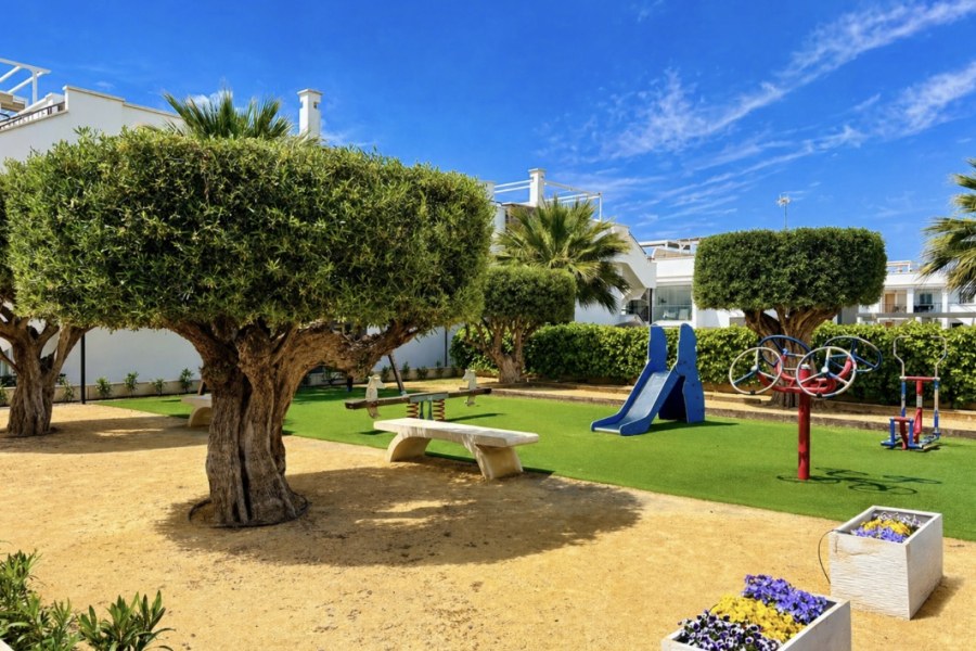 Resale - Lägenhet / Bungalow  - Torrevieja  - Aguas Nuevas II