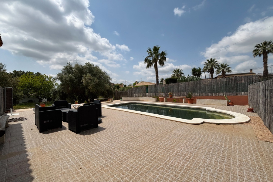 Resale - Villa / Semi detached - Albatera