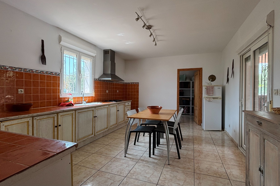 Resale - Villa / Semi detached - Albatera