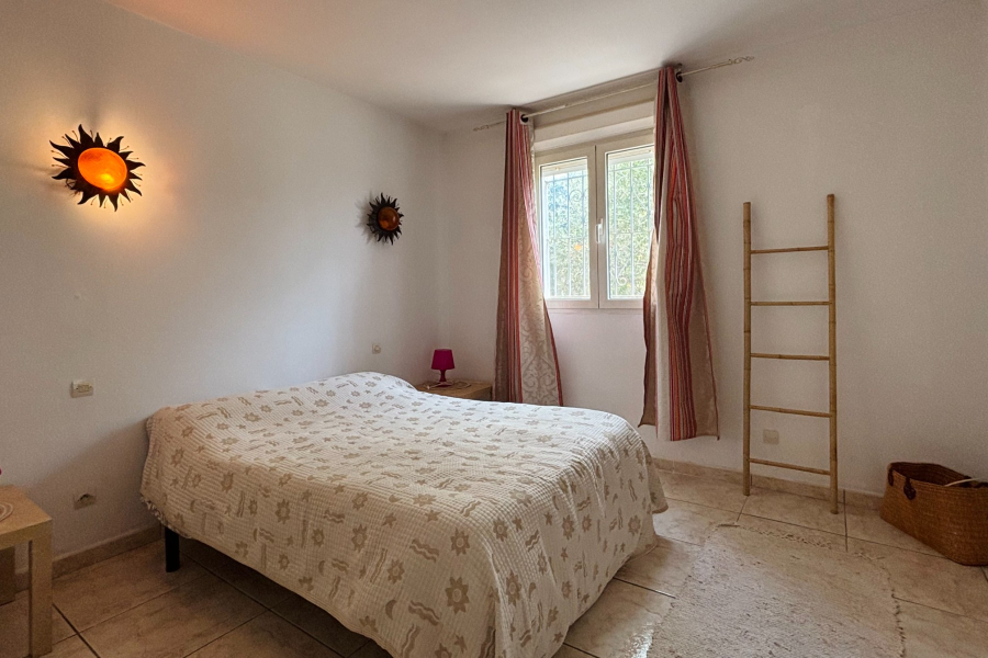 Resale - Villa / Semi detached - Albatera