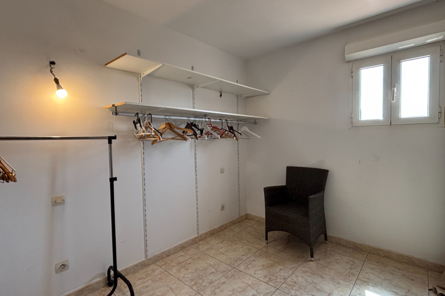 Resale - Villa / Semi detached - Albatera
