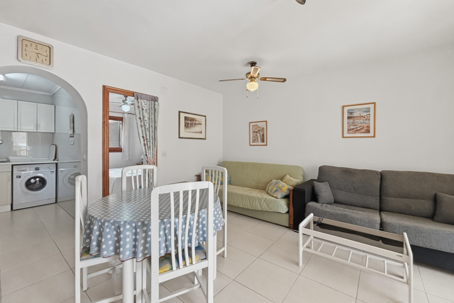 Pārdošana pēc lietošanas - Dzīvoklis/Bungalo - Torrevieja  - Lomas del Mar