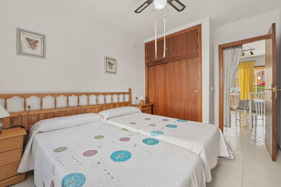 Pārdošana pēc lietošanas - Dzīvoklis/Bungalo - Torrevieja  - Lomas del Mar