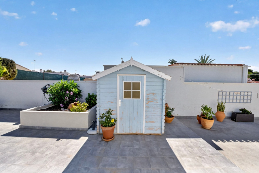 Resale - Villa / Semi detached - Torrevieja  - Los Ángeles