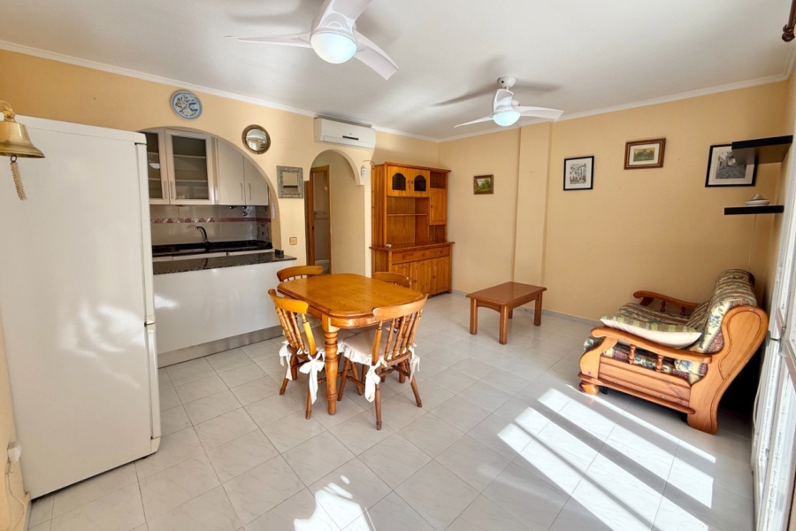 Resale - Apartment/Bungalow - Torrevieja  - Aguas Nuevas