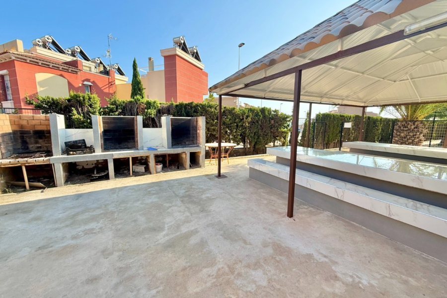 Resale - Apartment/Bungalow - Torrevieja  - Aguas Nuevas