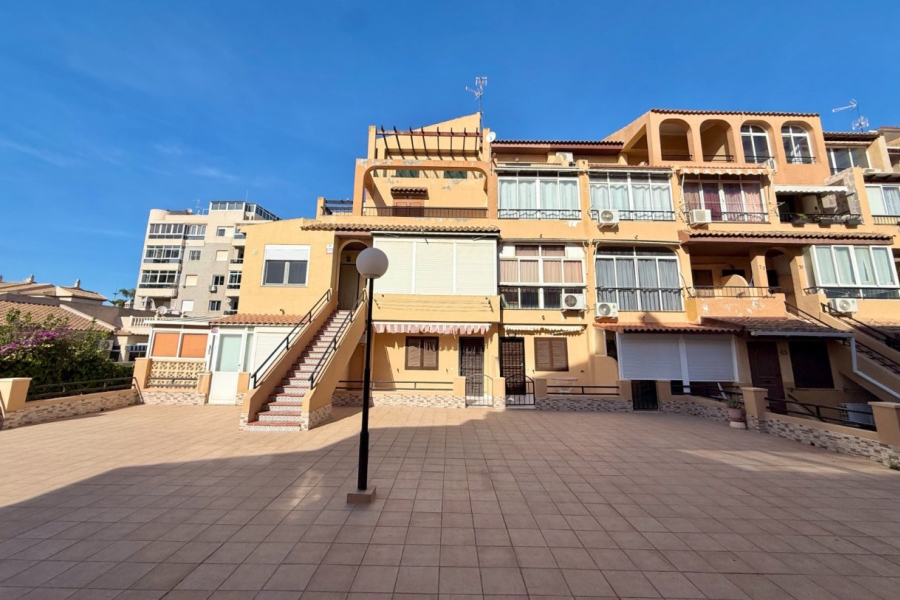 Resale - Apartment/Bungalow - Torrevieja  - Aguas Nuevas