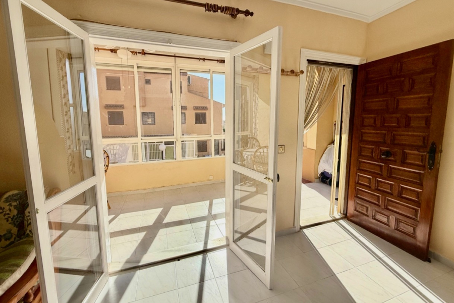 Resale - Apartment/Bungalow - Torrevieja  - Aguas Nuevas