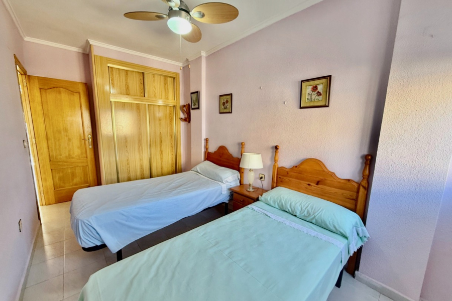 Resale - Apartment/Bungalow - Torrevieja  - Aguas Nuevas