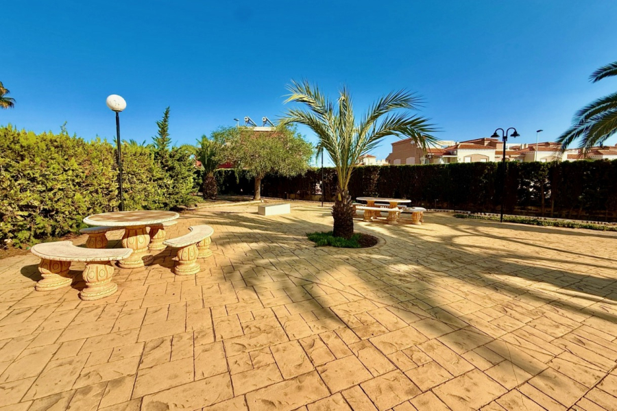 Resale - Apartment/Bungalow - Torrevieja  - Aguas Nuevas