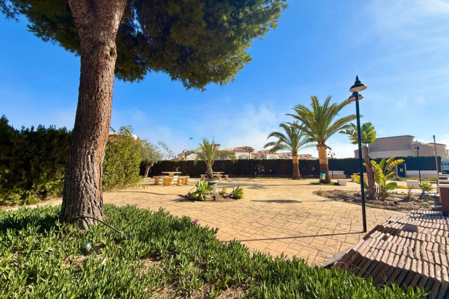 Resale - Apartment/Bungalow - Torrevieja  - Aguas Nuevas