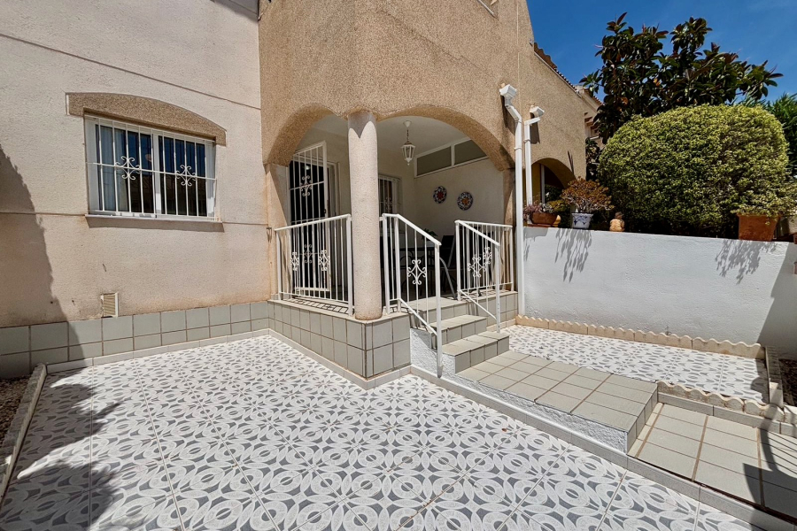 Resale - Apartamento/Bungalow - Torrevieja  - Aguas Nuevas