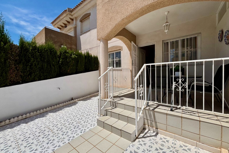 Resale - Apartamento/Bungalow - Torrevieja  - Aguas Nuevas