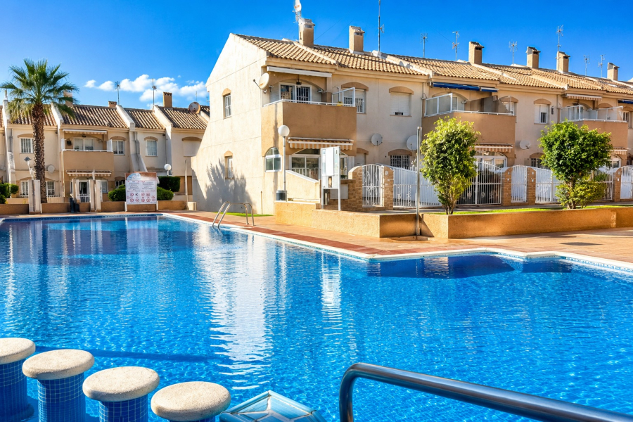 Resale - Apartamento/Bungalow - Torrevieja  - Aguas Nuevas