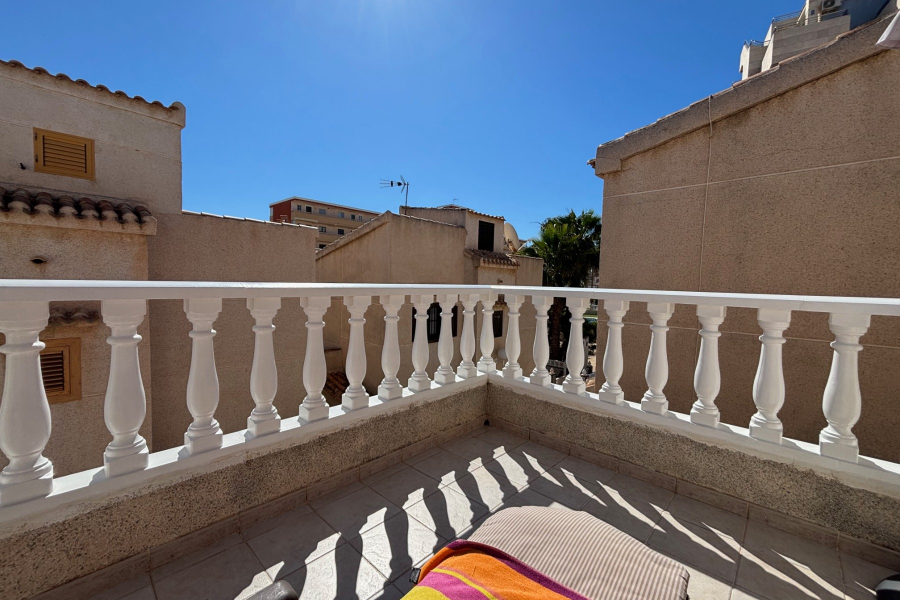 Pārdošana pēc lietošanas - Rindu māja - Torrevieja  - La Mata