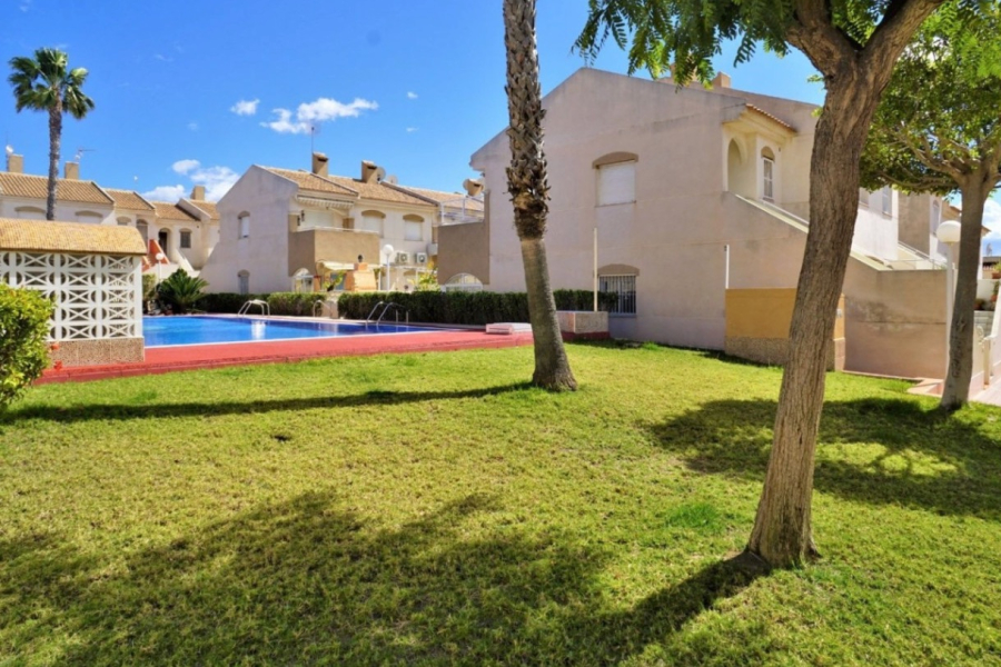 Resale - Apartamento/Bungalow - Torrevieja  - Aguas Nuevas