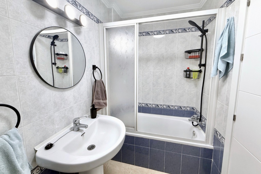 Resale - Apartamento/Bungalow - Torrevieja  - Aguas Nuevas