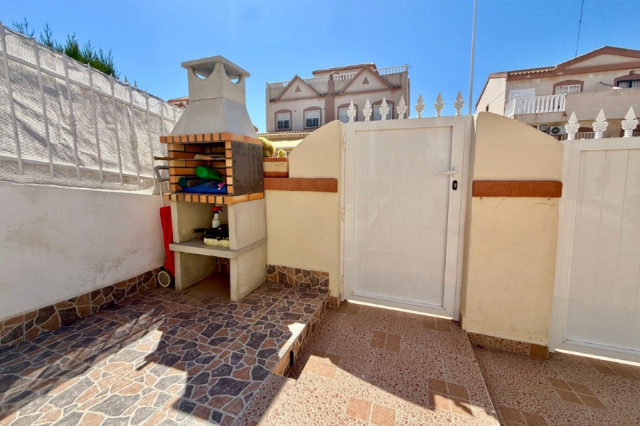 Resale - Apartamento/Bungalow - Torrevieja  - Aguas Nuevas