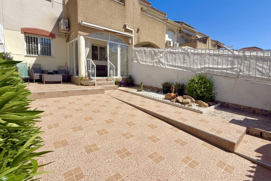 Resale - Apartamento/Bungalow - Torrevieja  - Aguas Nuevas