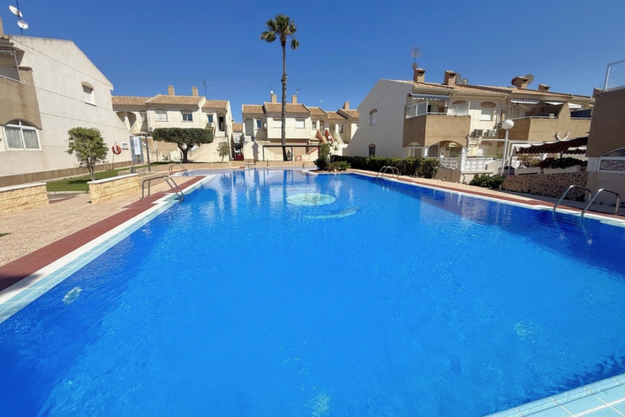 Resale - Apartamento/Bungalow - Torrevieja  - Aguas Nuevas