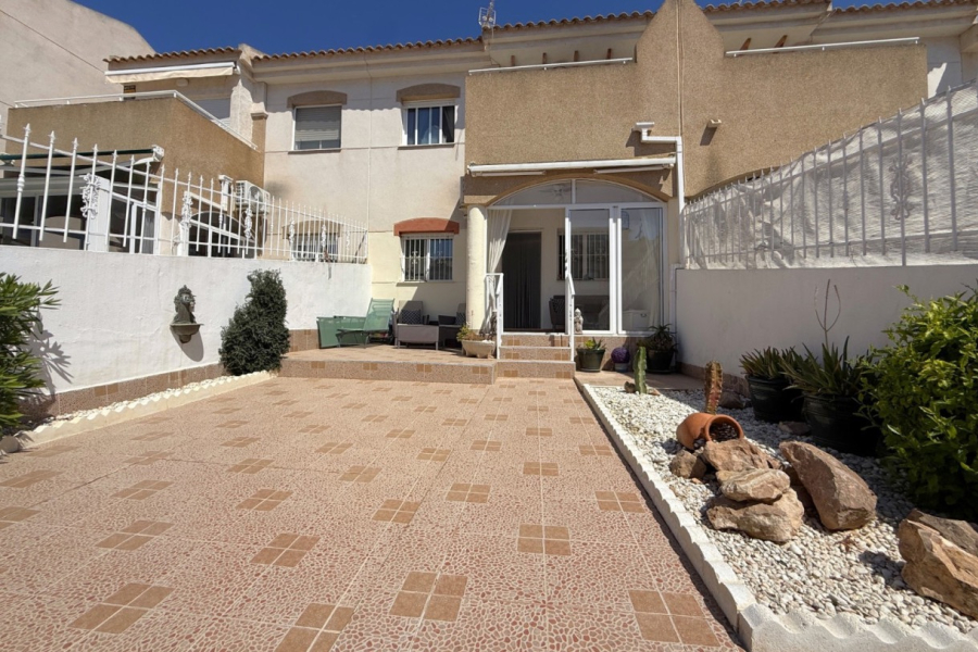 Resale - Apartamento/Bungalow - Torrevieja  - Aguas Nuevas