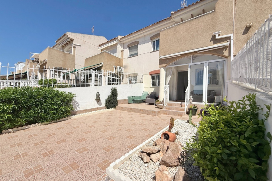 Resale - Apartamento/Bungalow - Torrevieja  - Aguas Nuevas