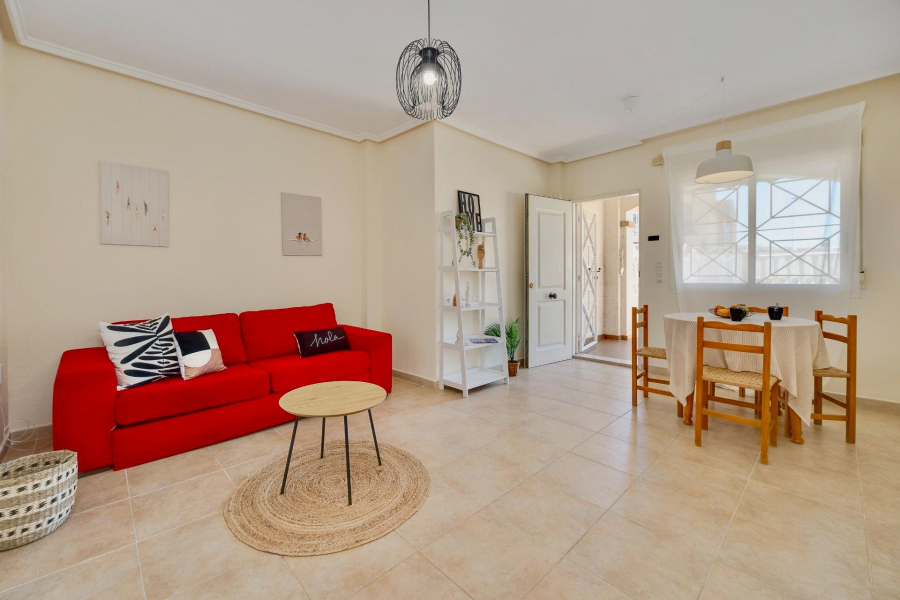 Resale - Lägenhet / Bungalow  - Torrevieja  - Aguas Nuevas