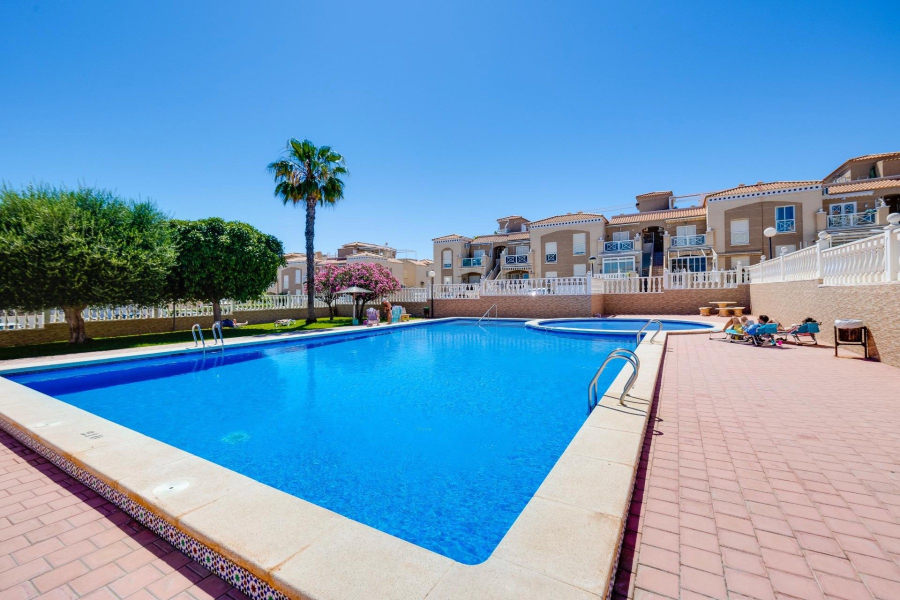 Resale - Lägenhet / Bungalow  - Torrevieja  - Aguas Nuevas