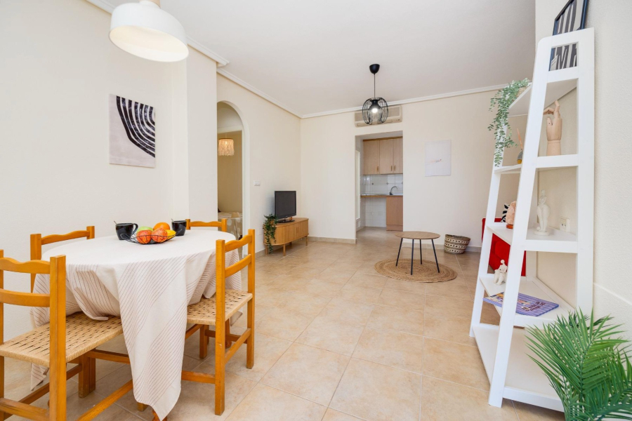 Resale - Lägenhet / Bungalow  - Torrevieja  - Aguas Nuevas
