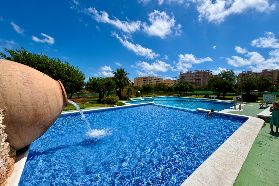 Resale - Apartment/Bungalow - Torrevieja  - Aguas Nuevas