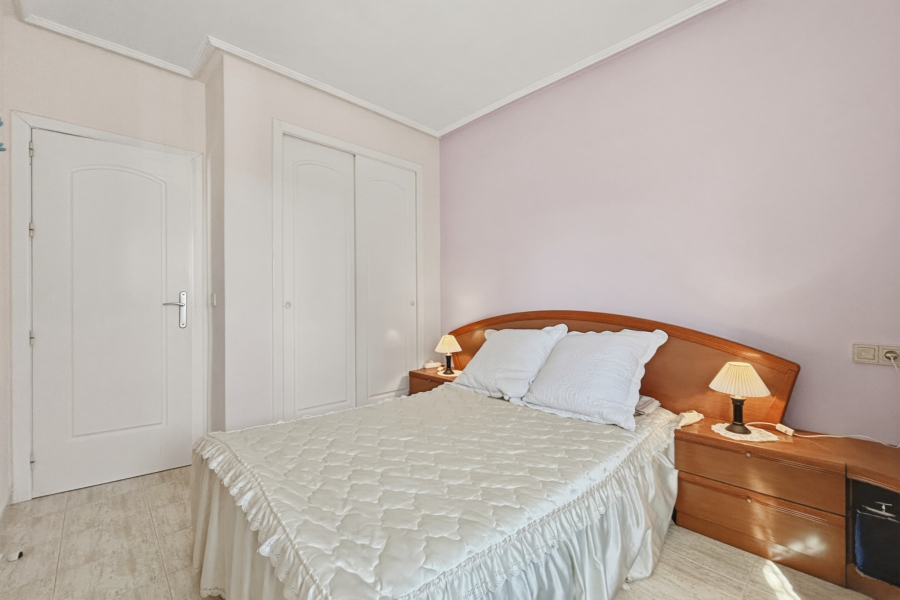 Resale - Apartment/Bungalow - Torrevieja  - Aguas Nuevas