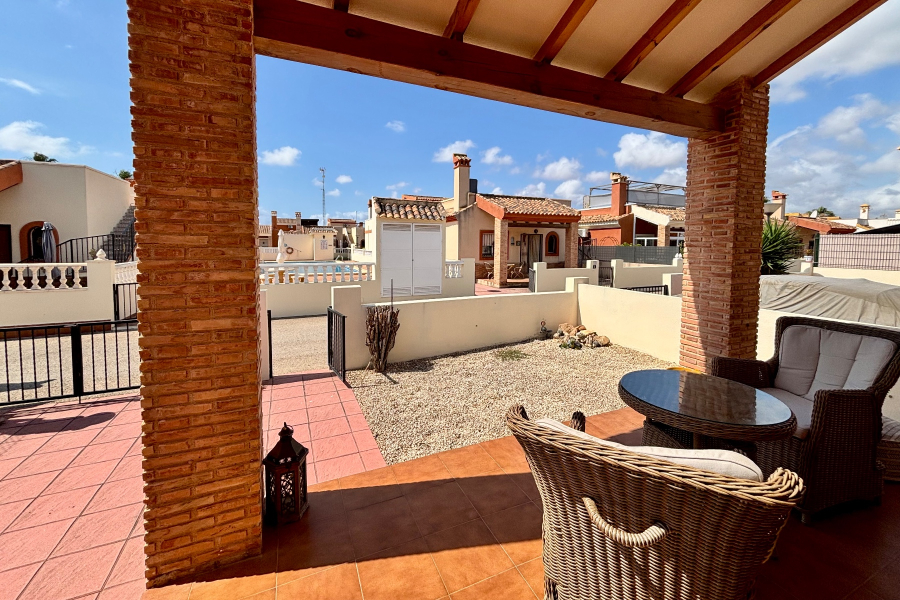 Resale - Villa / Semi detached - Guardamar del Segura - El Raso